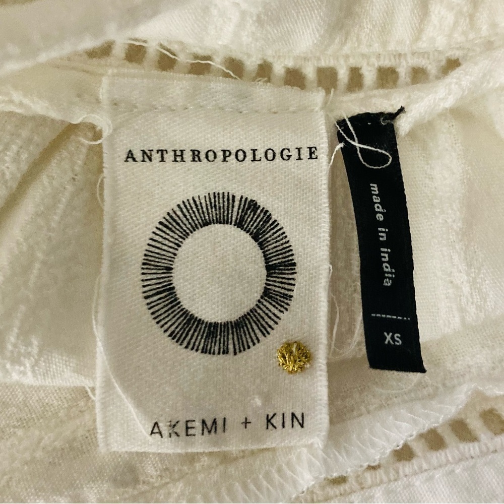 Anthropologie Akemi & Kin white textured shirt split neck top. Size XS - Picture 3 of 7